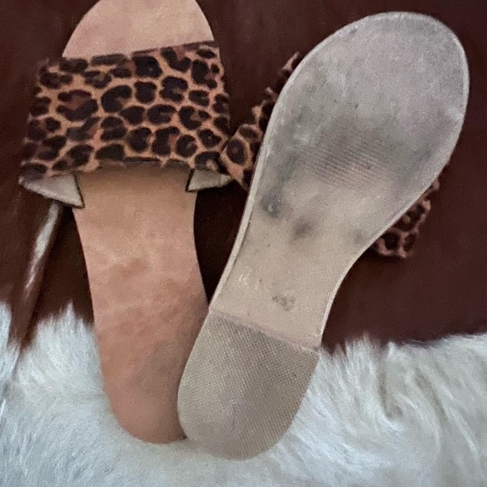 Leopard Slider Sandals - Picture 3 of 5